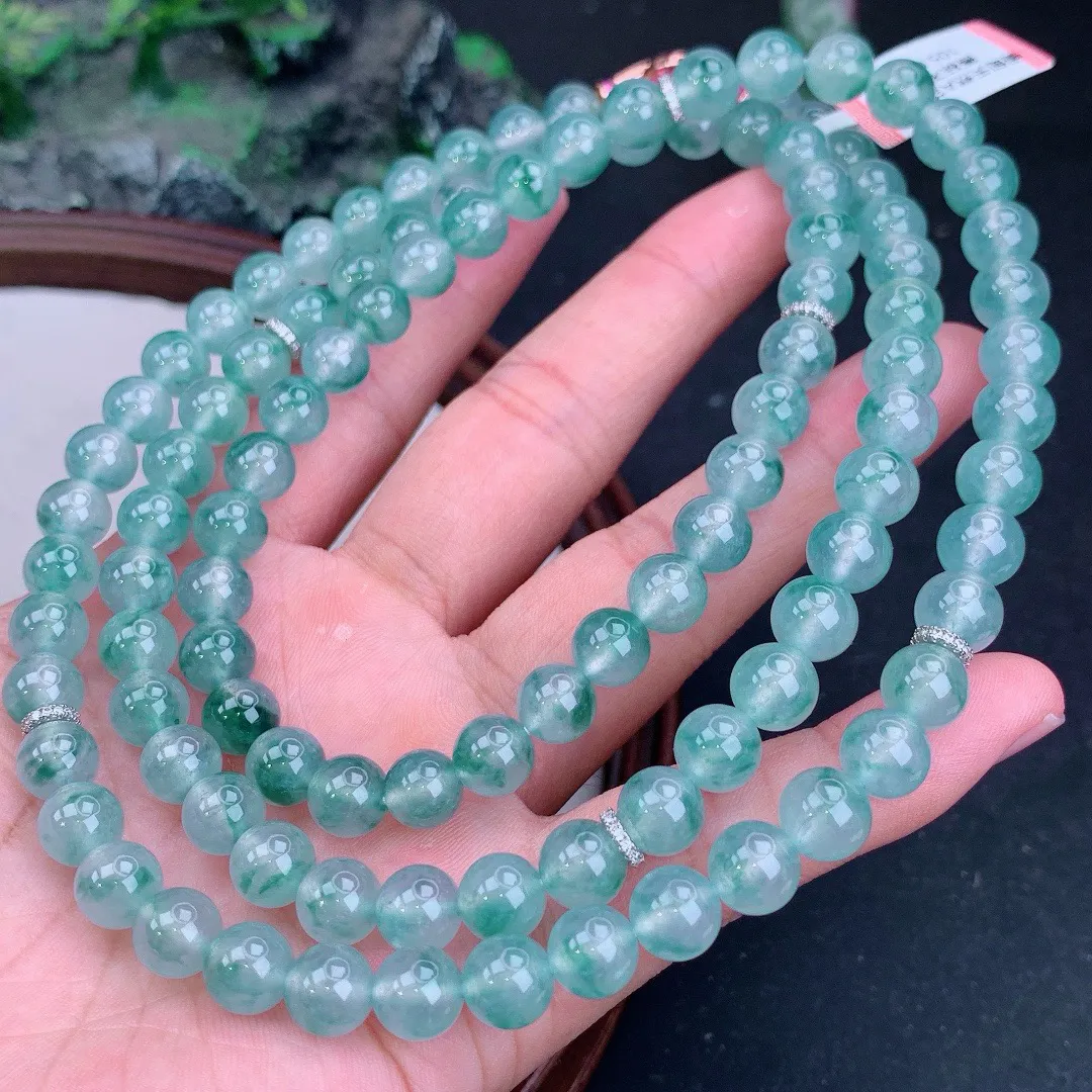 缅甸天然A货翡翠冰飘花起胶圆珠项链
尺寸8.1mm   重105.00g