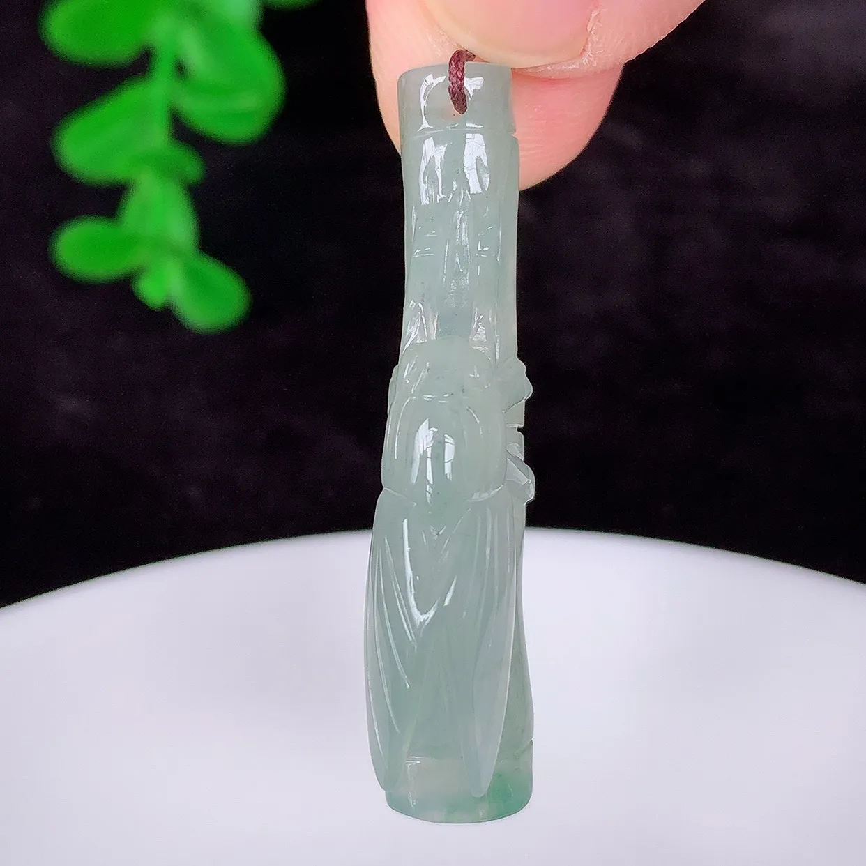 自然光实拍，冰种飘绿节节高竹节玉坠，一鸣惊人，款式时尚大方，竹节寓意好，佩戴事业，学业节节高升！#6