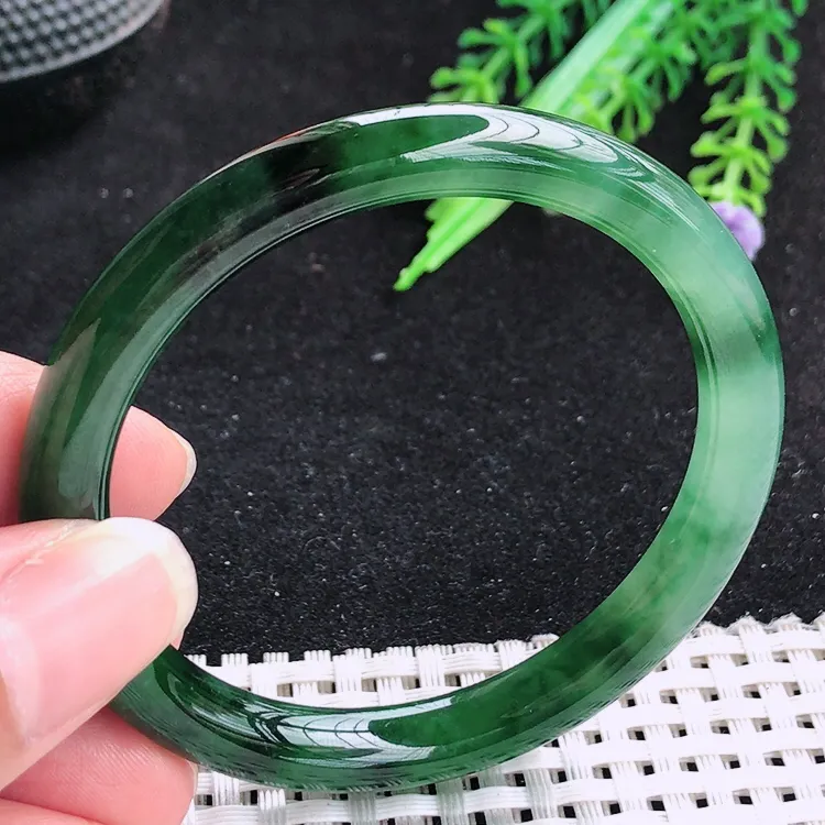 自然光52圈口老坑精美冰润起胶满绿飘花圆条手镯翡翠玉镯尺寸52/7.8/7.4