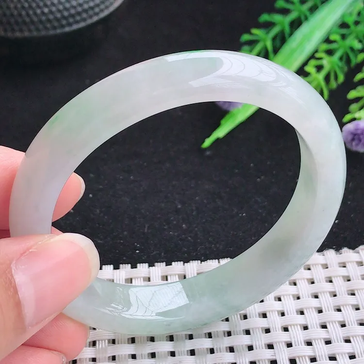 自然光52.5小圈口老坑冰胶水灵飘阳绿贵妃手镯翡翠玉镯尺寸52.5/48/11.4/7.5