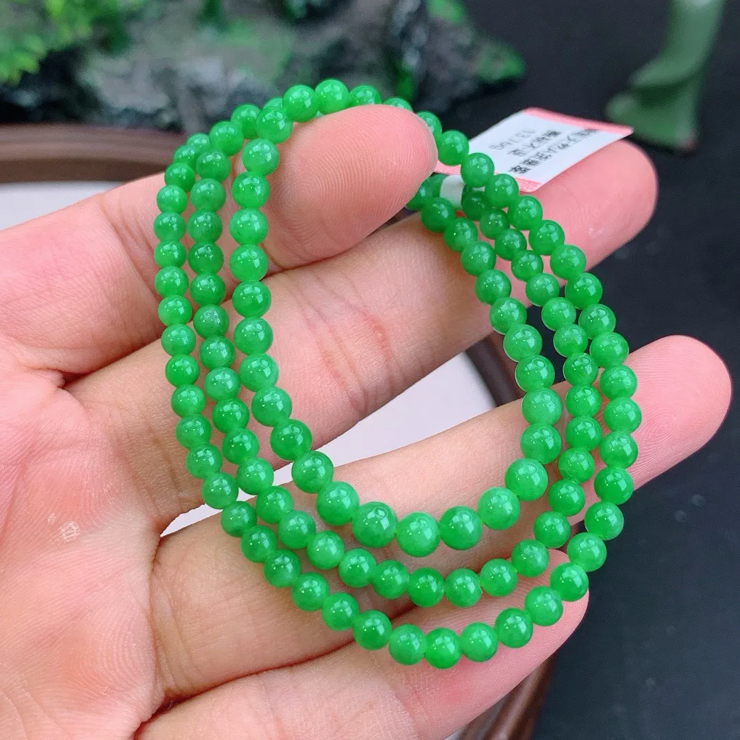 缅甸天然A货翡翠满绿圆珠项链
尺寸4mm   重13.76g