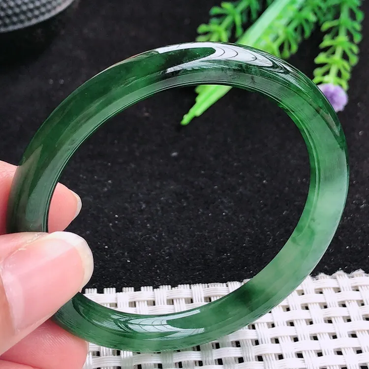 自然光52圈口老坑精美冰润起胶满绿飘花圆条手镯翡翠玉镯尺寸52/7.8/7.4
