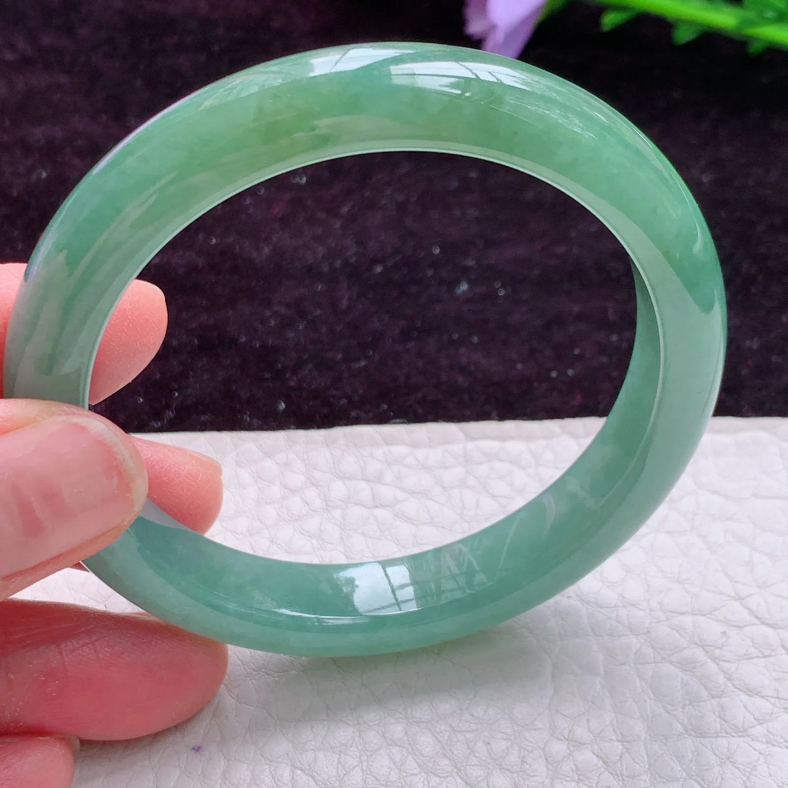 n实拍 54*10.6*7.7缅甸翡翠黄加绿时尚百搭正圈玉手镯 美人镯