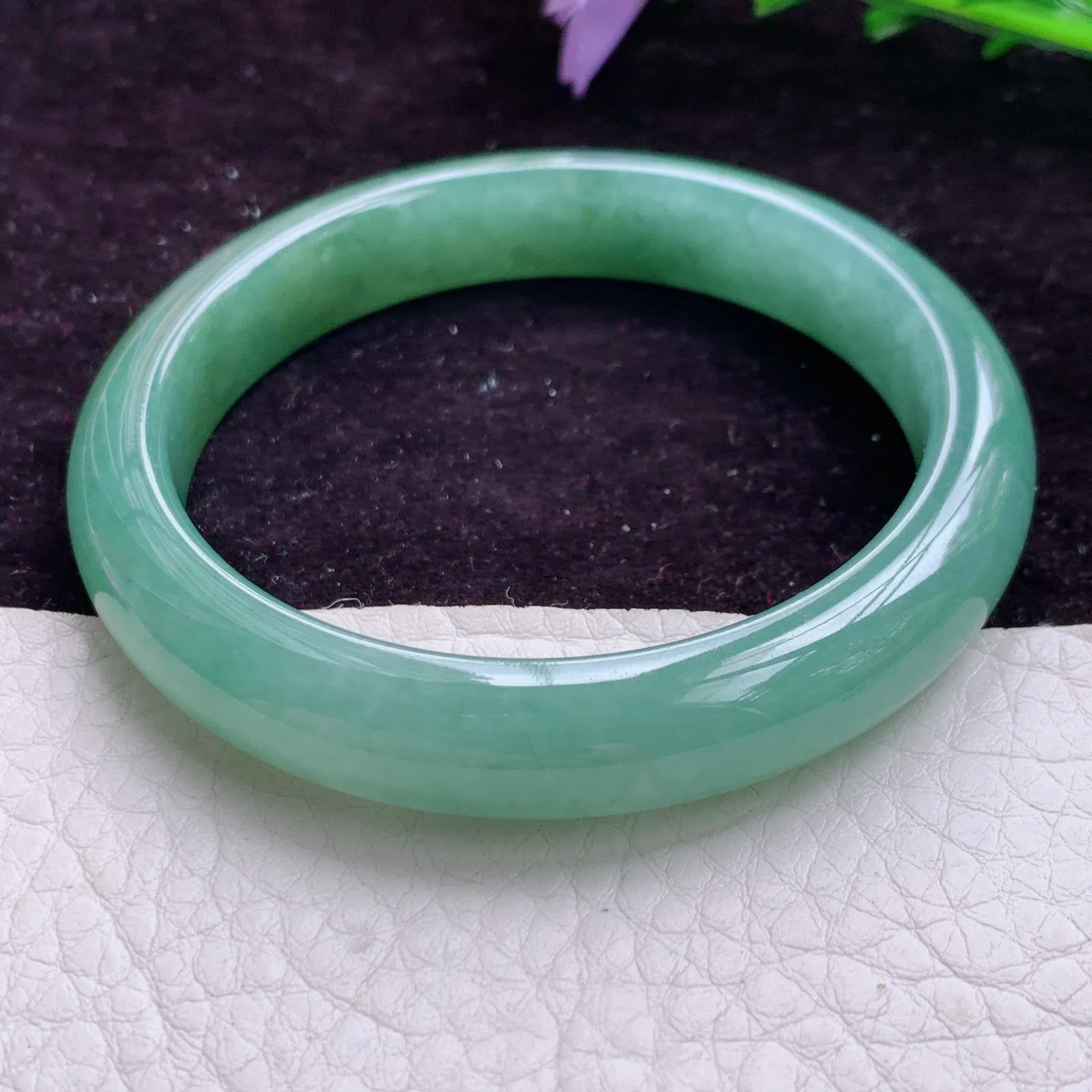 n实拍 54*10.6*7.7缅甸翡翠黄加绿时尚百搭正圈玉手镯 美人镯