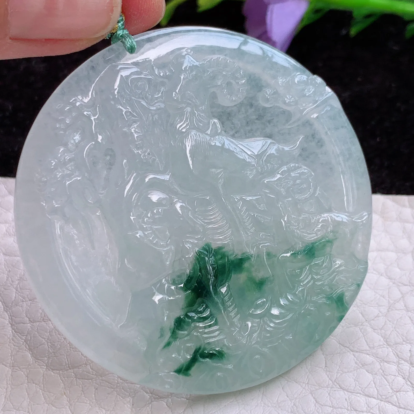 yn实拍52.8*5.6缅甸翡翠精雕冰飘花三羊开泰 生肖羊玉吊坠 玉挂件
