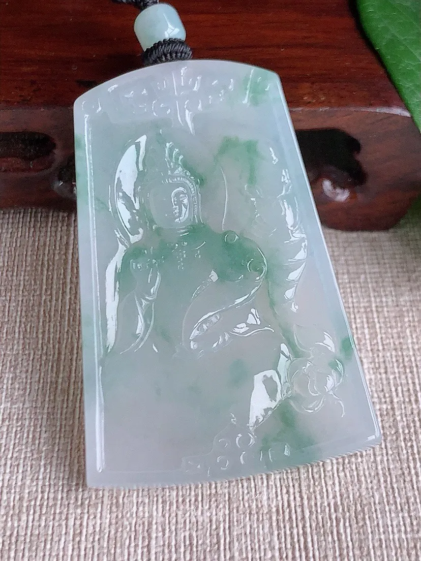 a货翡翠老坑冰种飘花普贤菩萨吊坠 尺寸57×37.8×4.6mm 重量30.00g 0603
