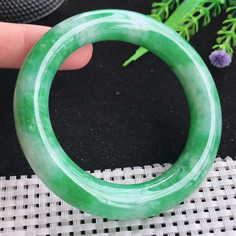 自然光56圈口老坑精美温润满绿辣阳绿圆条手镯翡翠玉镯尺寸56/12.3/11.6