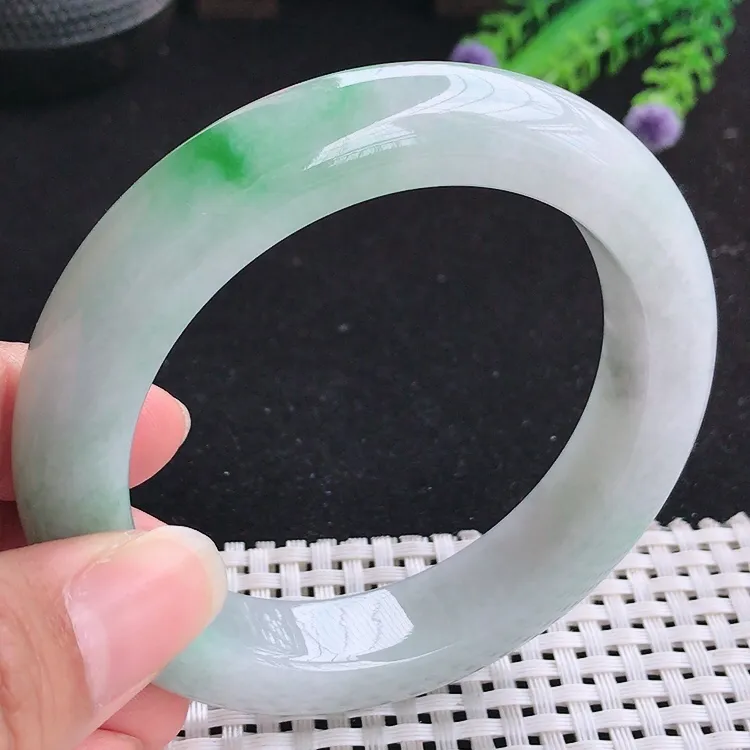 自然光58圈口老坑精美温润飘阳绿厚装手镯翡翠玉镯尺寸58/13.1/10.2