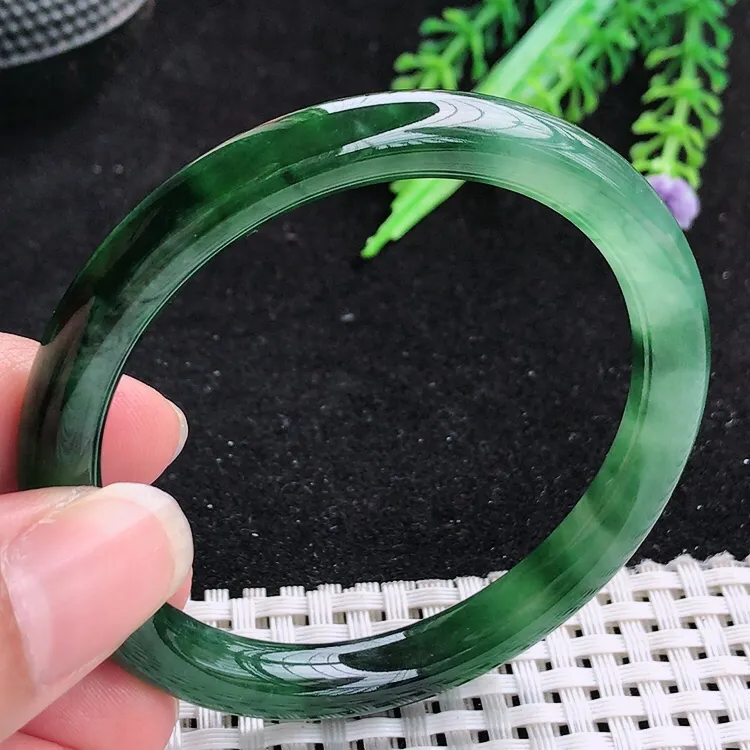 自然光52圈口老坑精美冰润起胶满绿飘花圆条手镯翡翠玉镯尺寸52/7.8/7.4