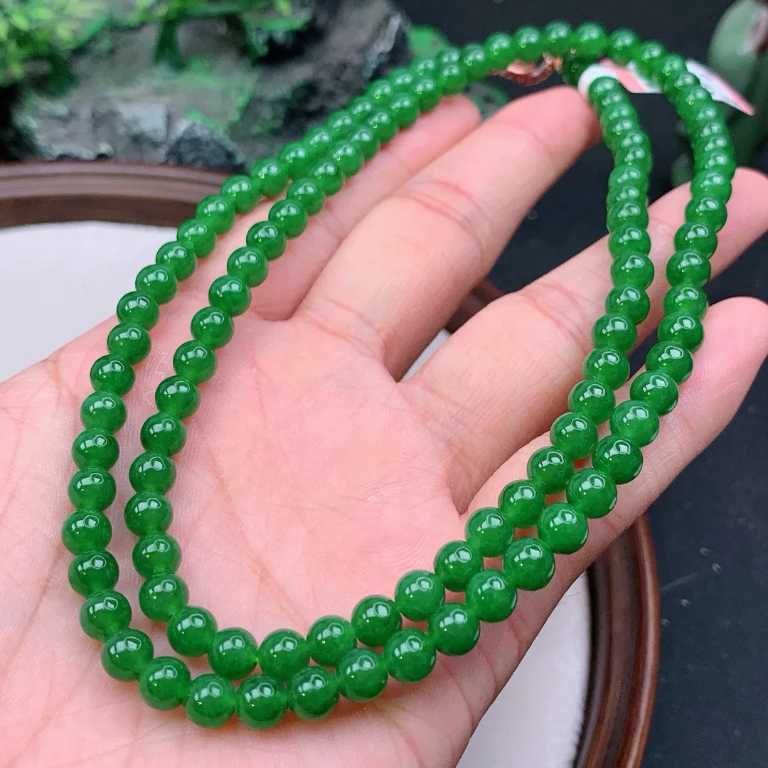 缅甸天然A货翡翠满绿圆珠项链
尺寸5.7mm  重40.38g