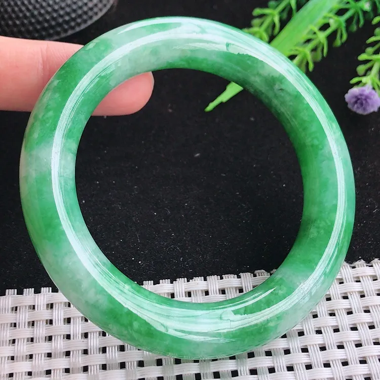自然光56圈口老坑精美温润满绿辣阳绿圆条手镯翡翠玉镯尺寸56/12.3/11.6
