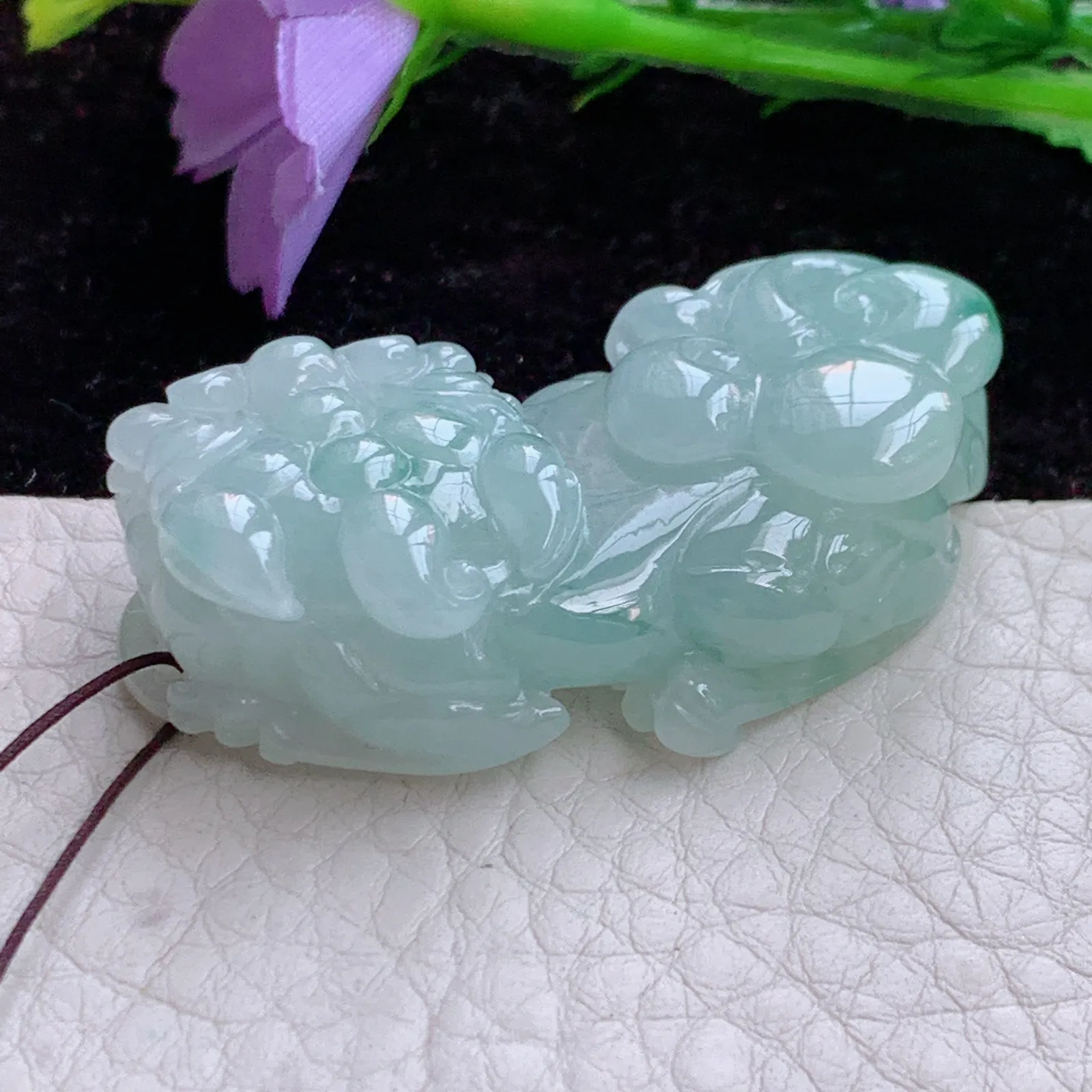 Zen实拍44.3*23*12.8缅甸翡翠飘花霸王皮休 貔貅玉吊坠 玉挂件