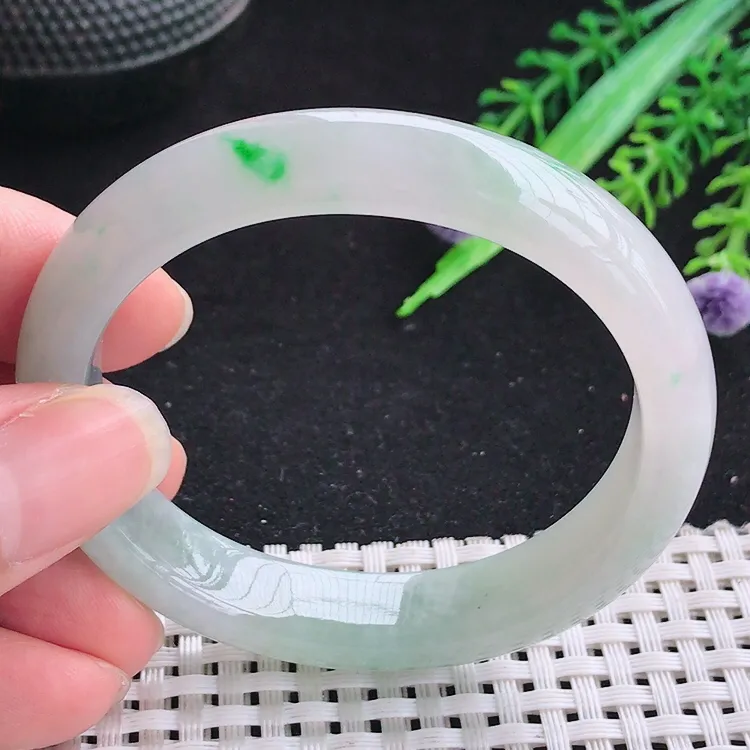 自然光52.5小圈口老坑冰胶水灵飘阳绿贵妃手镯翡翠玉镯尺寸52.5/48/11.4/7.5