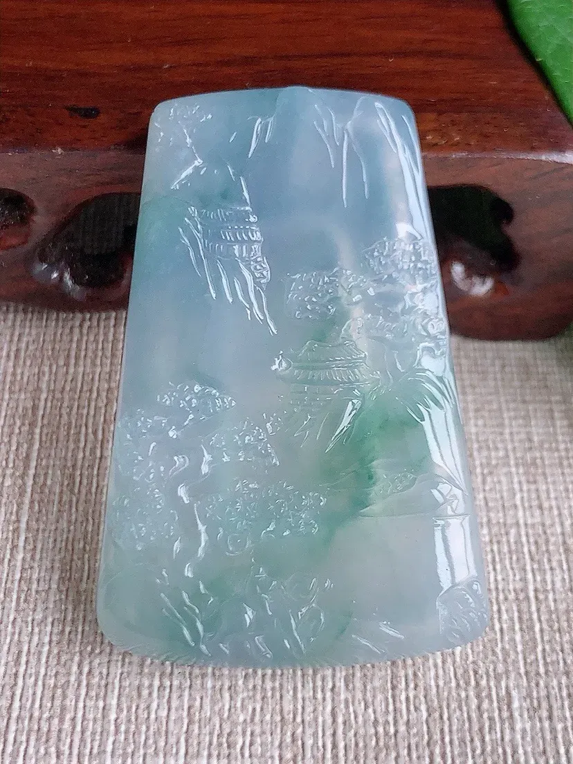 a货翡翠老坑冰种紫底飘花意境山水牌吊坠 尺寸49.3×32.3×5.4mm 重量22.76g 060