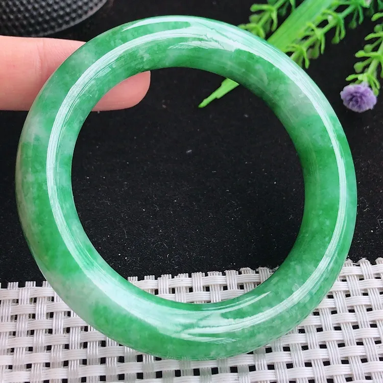 自然光56圈口老坑精美温润满绿辣阳绿圆条手镯翡翠玉镯尺寸56/12.3/11.6
