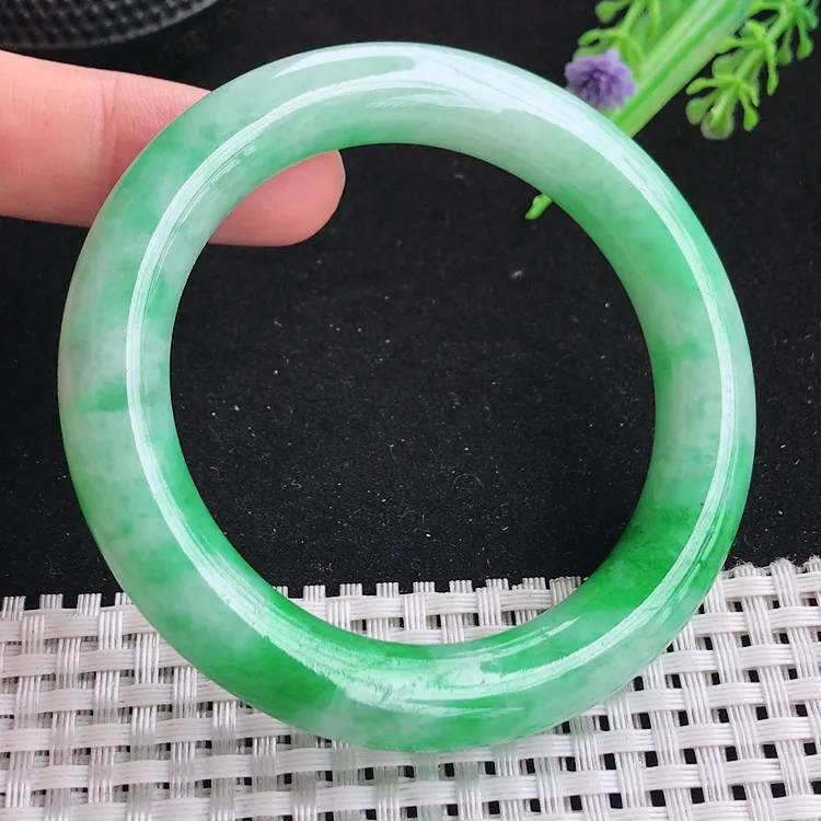 自然光54圈口老坑精美温润飘阳绿圆条手镯翡翠玉镯尺寸54/10.4