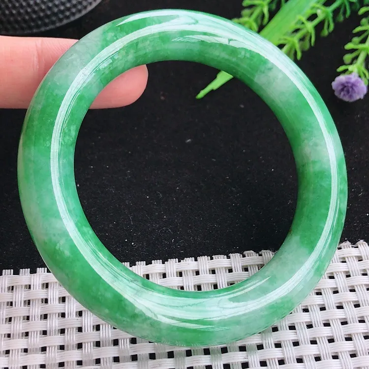 自然光56圈口老坑精美温润满绿辣阳绿圆条手镯翡翠玉镯尺寸56/12.3/11.6