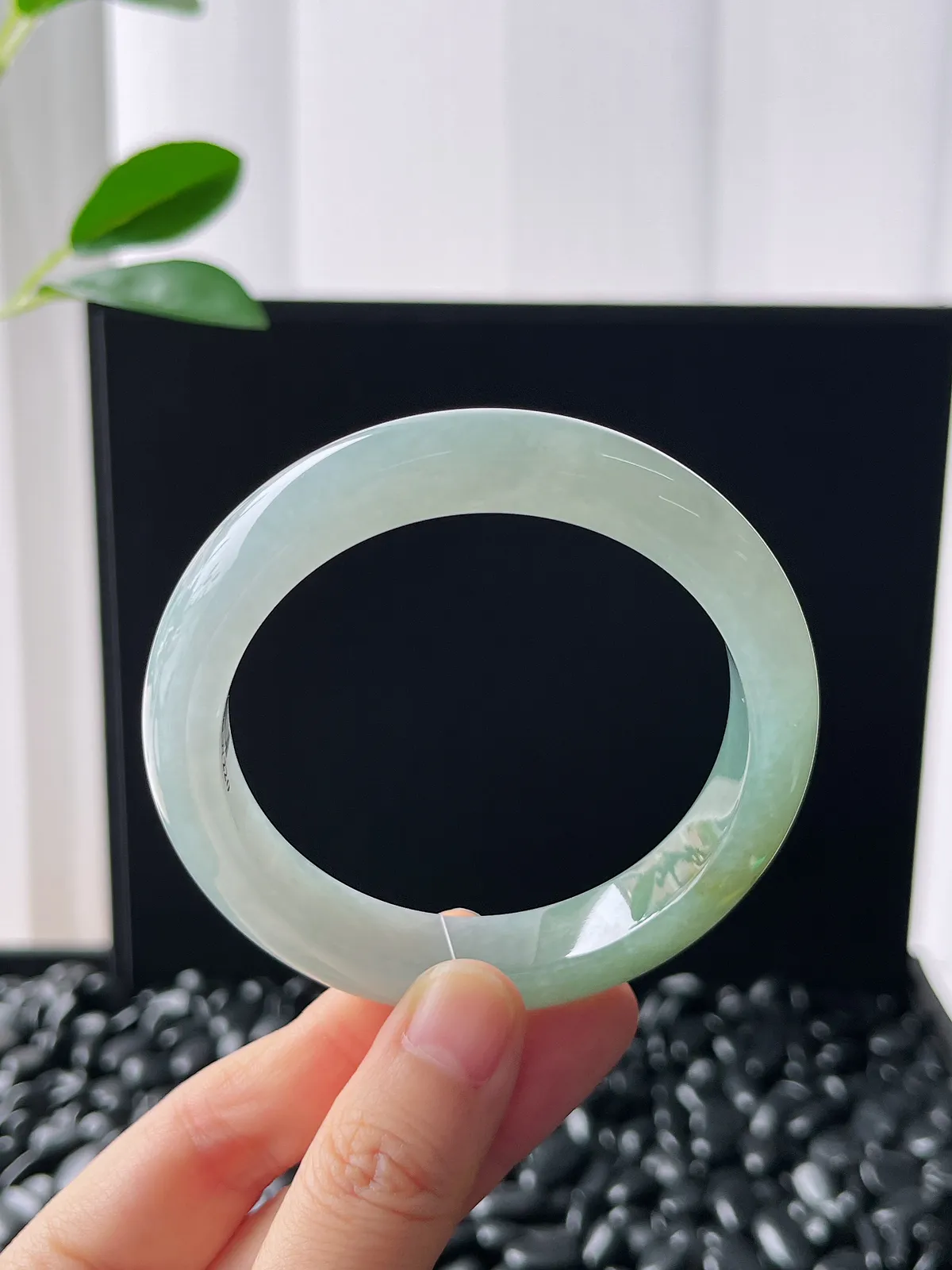正圈56.3圈口，翡翠飘黄翡手镯
