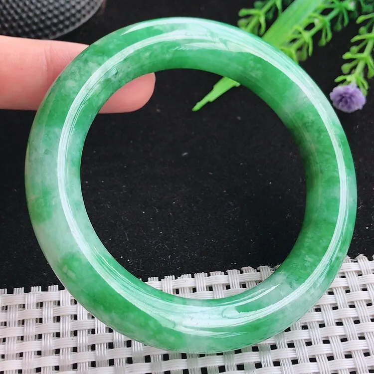 自然光56圈口老坑精美温润满绿辣阳绿圆条手镯翡翠玉镯尺寸56/12.3/11.6
