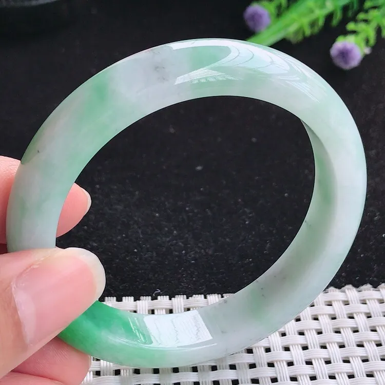 自然光56圈口老坑精美温润飘阳绿手镯翡翠玉镯尺寸56/12.6/8.2
