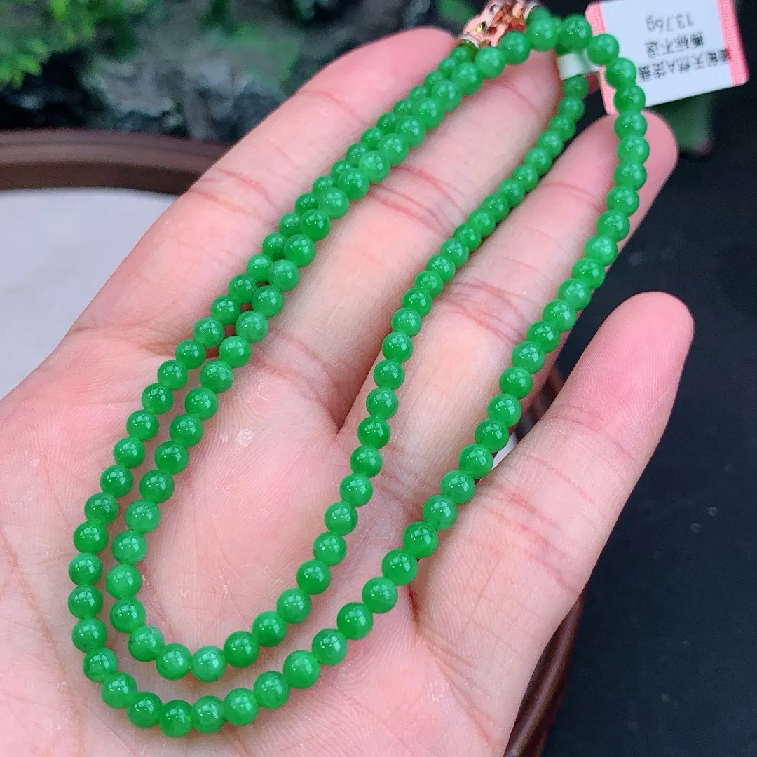 缅甸天然A货翡翠满绿圆珠项链
尺寸4mm   重13.76g