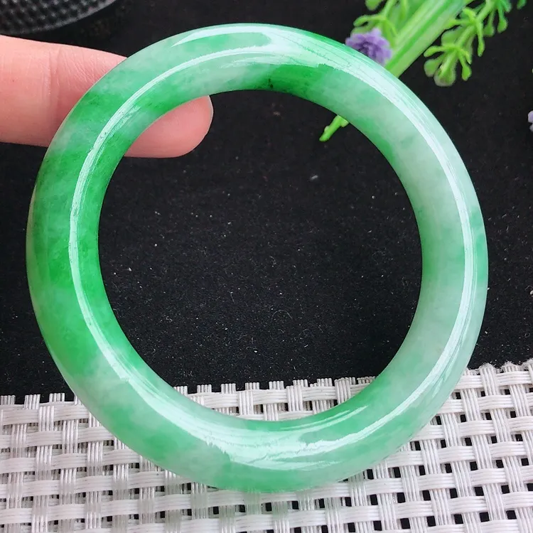 自然光54圈口老坑精美温润飘阳绿圆条手镯翡翠玉镯尺寸54/10.4