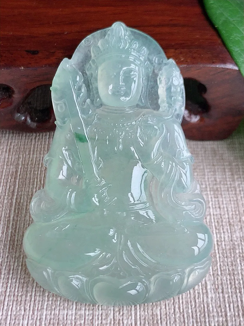 a货翡翠老坑冰种晴水飘花虚空藏菩萨吊坠 尺寸59.3×38.4×5.6mm 重量23.97g 060