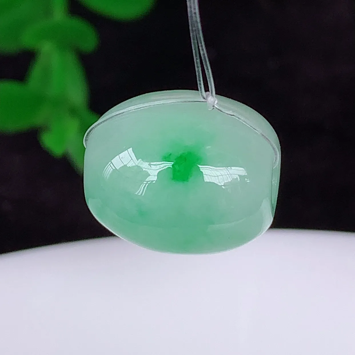 自然光实拍 冰润冰糯种飘阳绿翡翠路路通吊坠，寓意好运连连，路路畅通，经典款式，财运滚滚，路路通，佩戴效果更好！#49.1