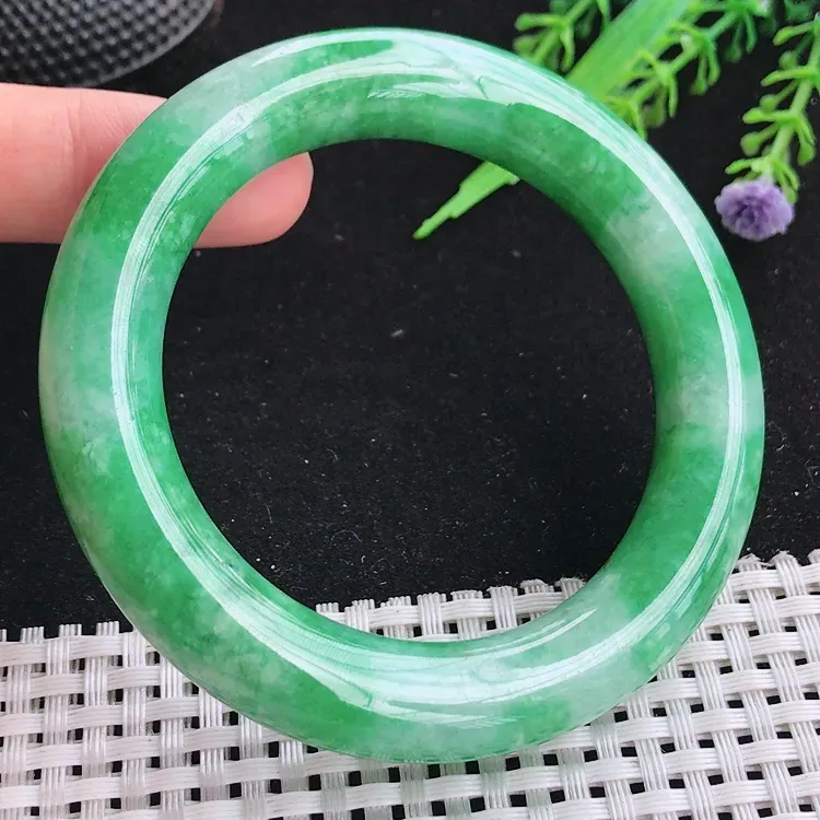 自然光56圈口老坑精美温润满绿辣阳绿圆条手镯翡翠玉镯尺寸56/12.3/11.6