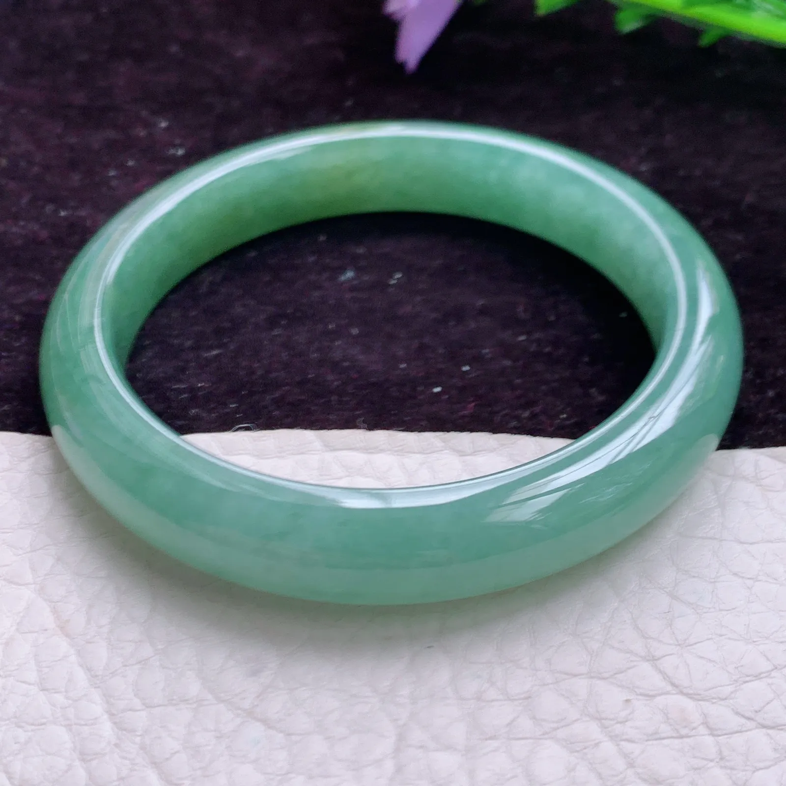 n实拍 54*10.6*7.7缅甸翡翠黄加绿时尚百搭正圈玉手镯 美人镯