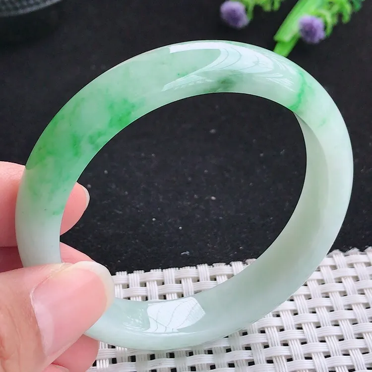 自然光54.5圈口老坑精美温润飘阳绿手镯翡翠玉镯尺寸54.5/12.6/7.4