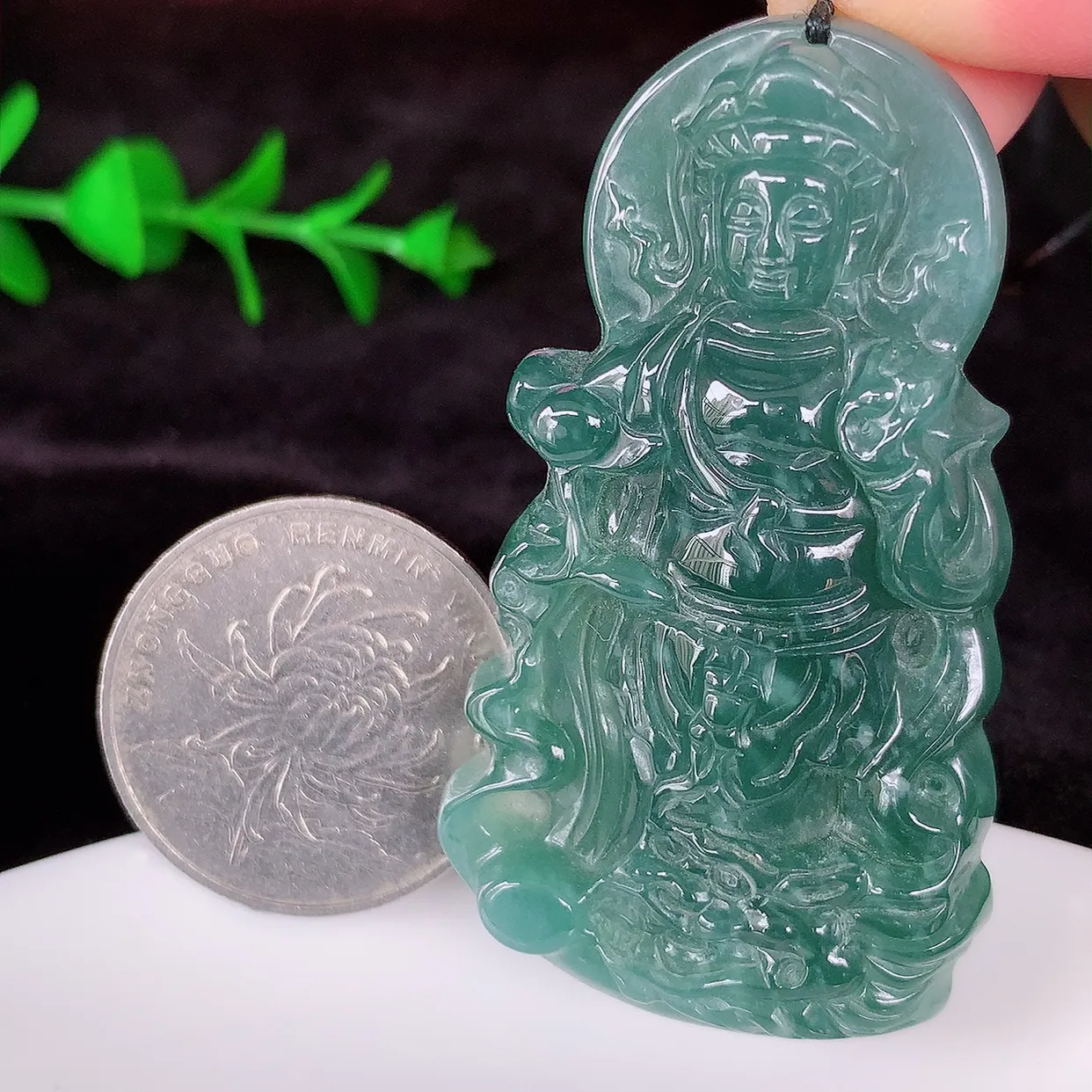 自然光实拍 冰润满色祥龙观音吊坠，赐福翡翠观音，冰透 观音面相慈祥 雕琢细致 佩戴气质！#962.3尺寸53.5*30*7.2mm
