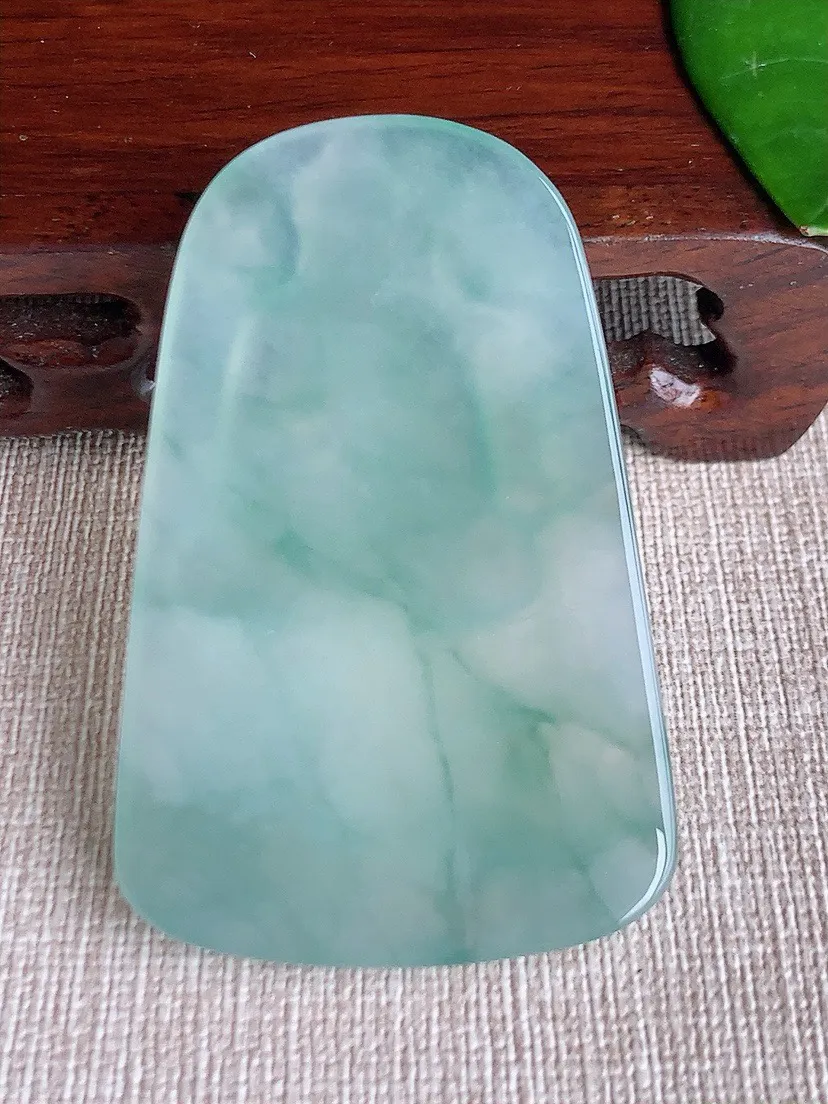 a货翡翠老坑冰种飘花大日如来吊坠 尺寸59.3×37.6×5.2mm 重量26.58g 0604
