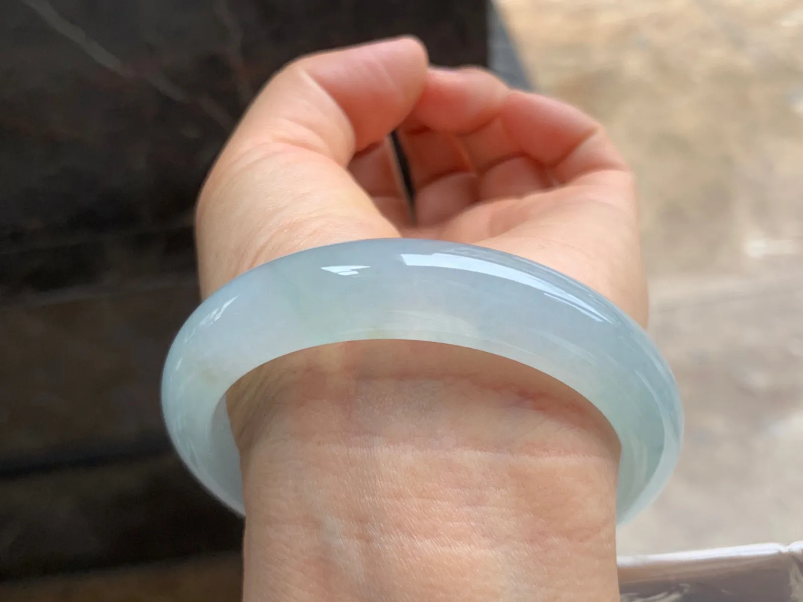 57-13-8mm
冰种带底色手镯 底子干净细腻 清爽