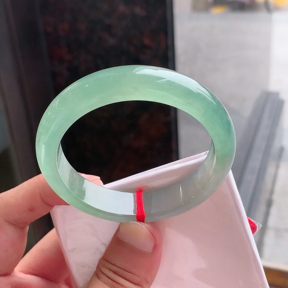 正圈高冰阳绿 无瑕 尺寸:56.1/13.7/7.8 种色兼备️️