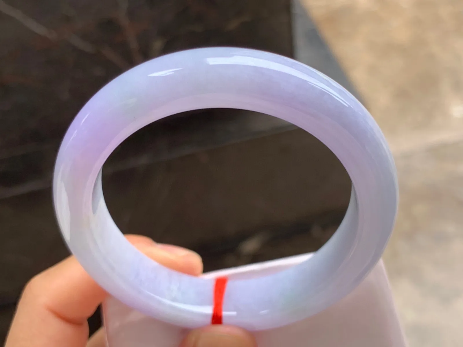 55.5-12.5-9mm
紫罗兰手镯 底子细腻 颜色漂亮
