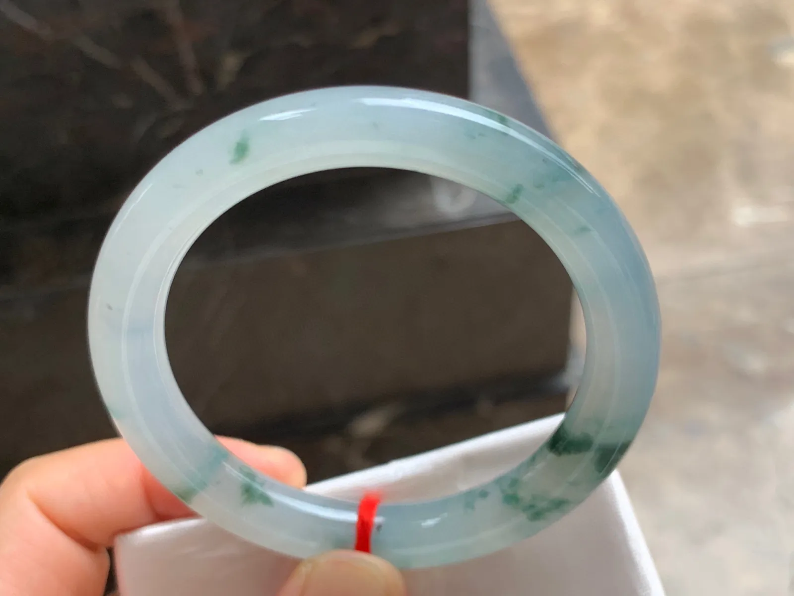 55-9mm
冰种飘花手镯 冰透 水草花 上手漂亮