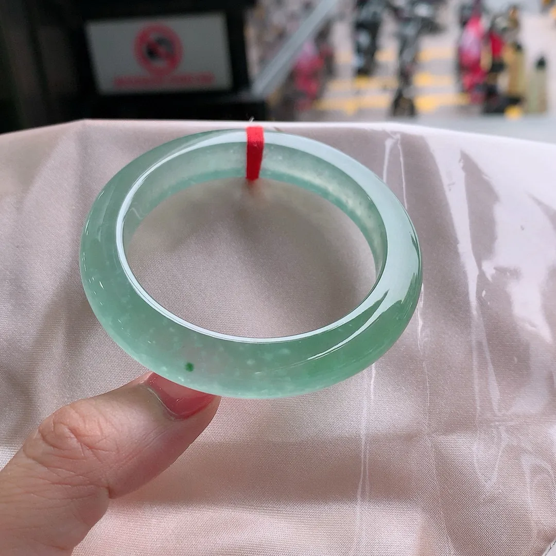 玻璃种阳绿飘雪花棉 一丝细线 尺寸:52.1/10.3/8.8 种色俱佳 高品质