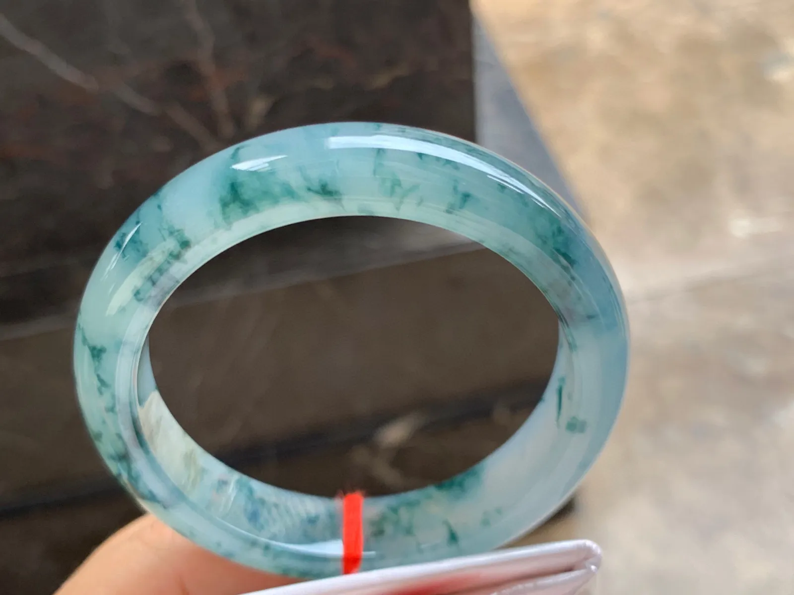57-13-9mm
冰种飘花手镯 水润冰透 花色灵动飘逸