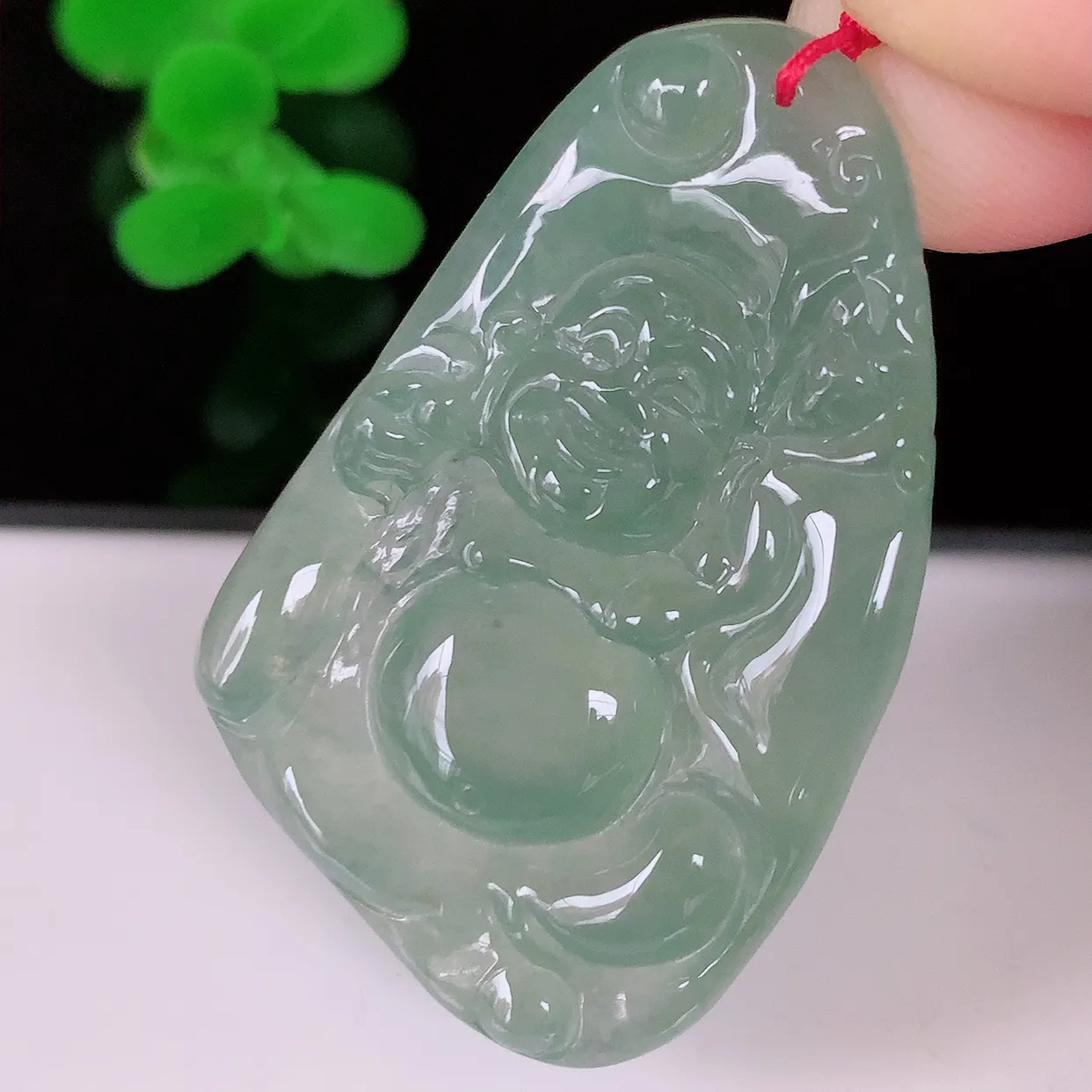 自然光实拍，冰种逍遥布袋佛翡翠吊坠 代代有钱 水足丰盈， 盈满欢喜 配戴送礼佳品！#065.3尺寸39.8*25.5*5mm