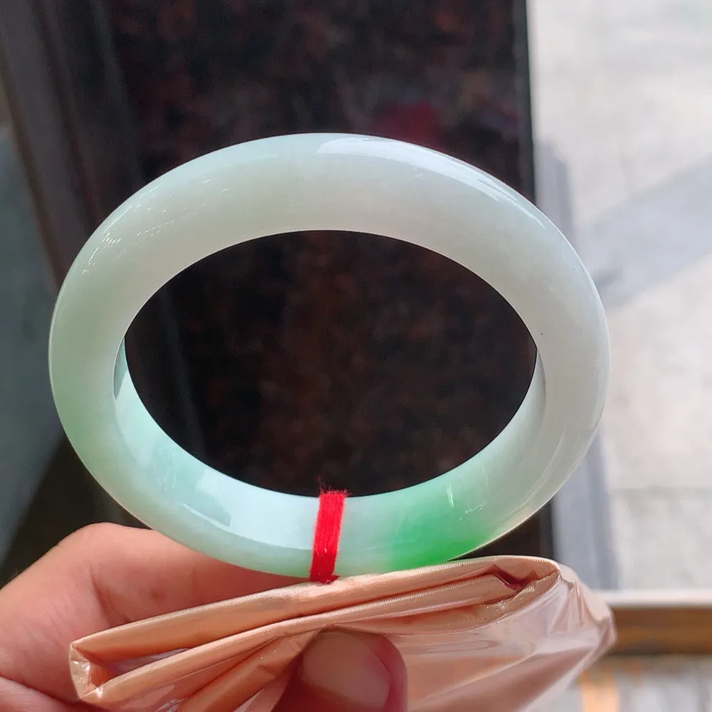 正圈冰阳绿 一丝细纹 尺寸:60.4/12.6/9.6 色阳️️