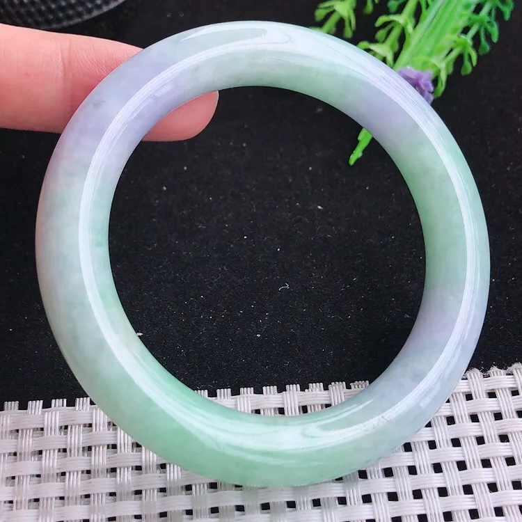 自然光56圈口老坑精美温润春带彩圆条手镯翡翠玉镯尺寸56/10.5/10.7