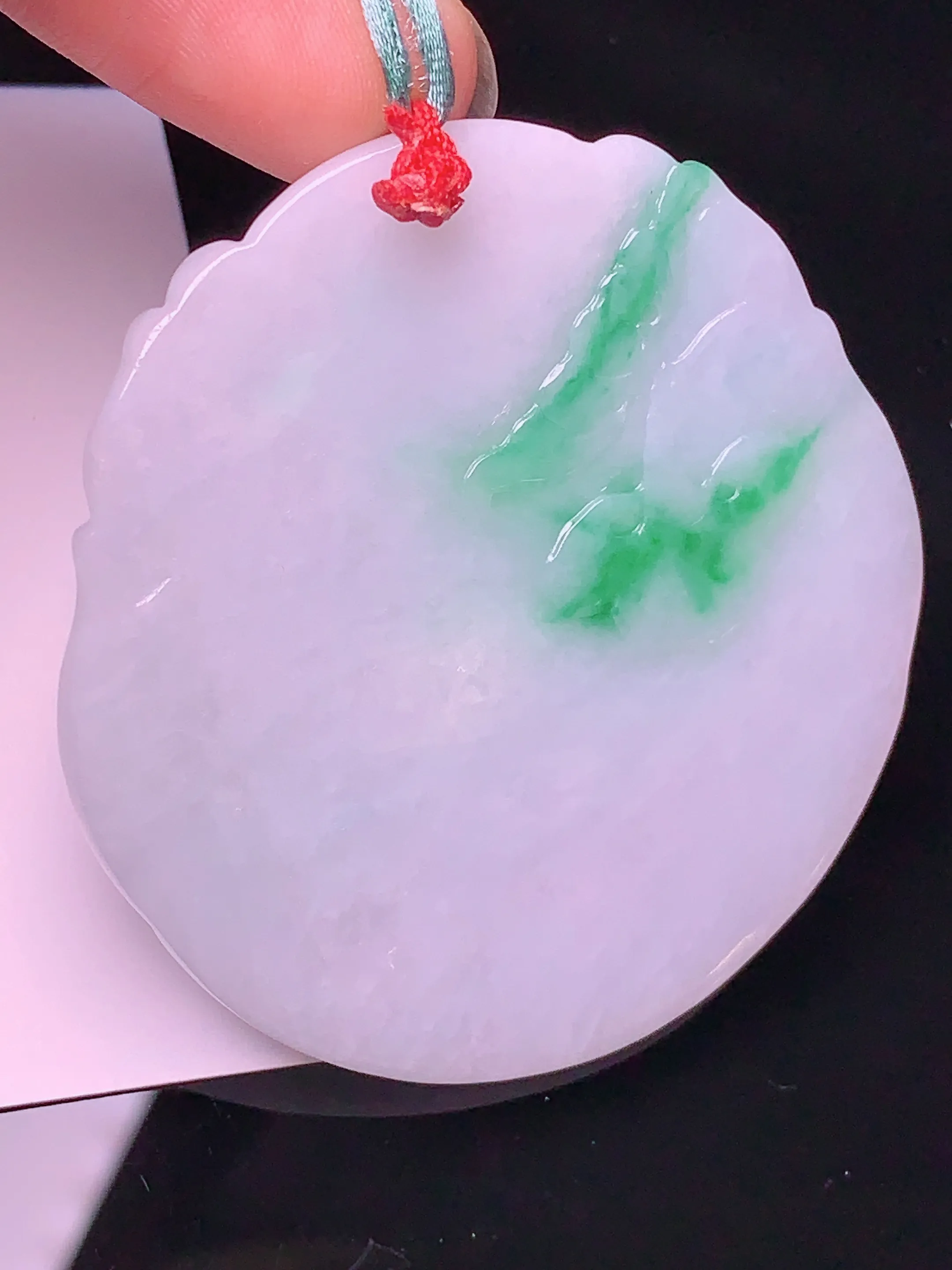 生肖兔牌吊坠 玉质细腻 色泽艳丽 整体尺寸50.5*49*6.5