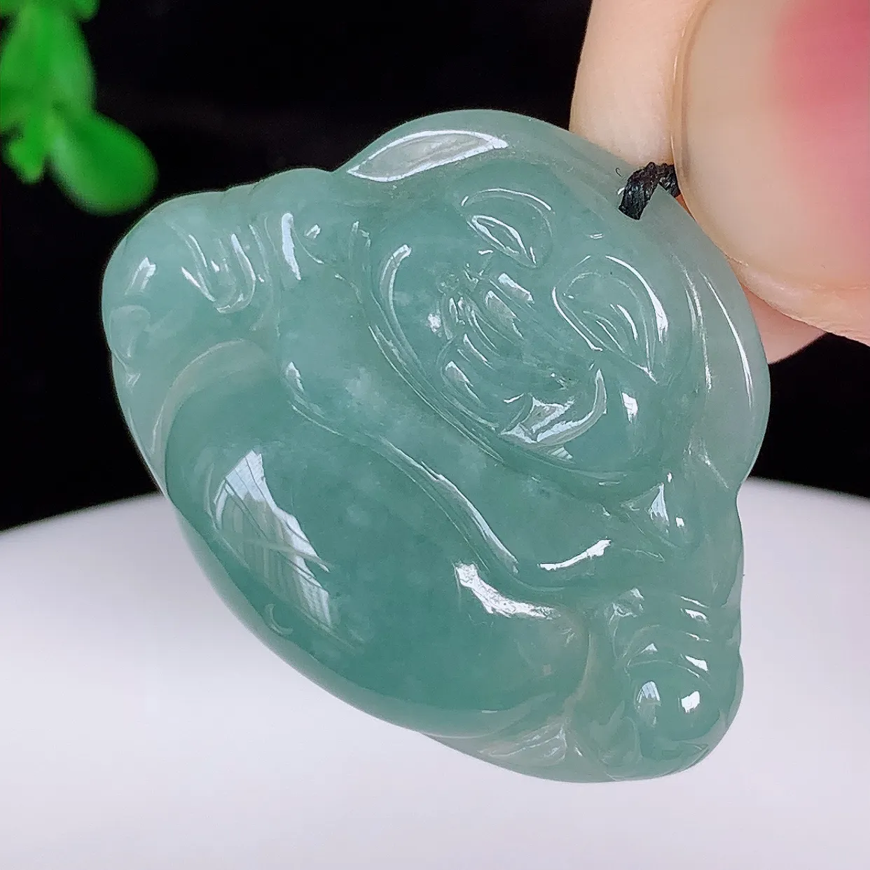 自然光实拍  冰胶佛公吊坠，满色翡翠保平安佛公吊坠，玉质莹润，佩戴佳品，#766.4尺寸33*26.5*6.5mm