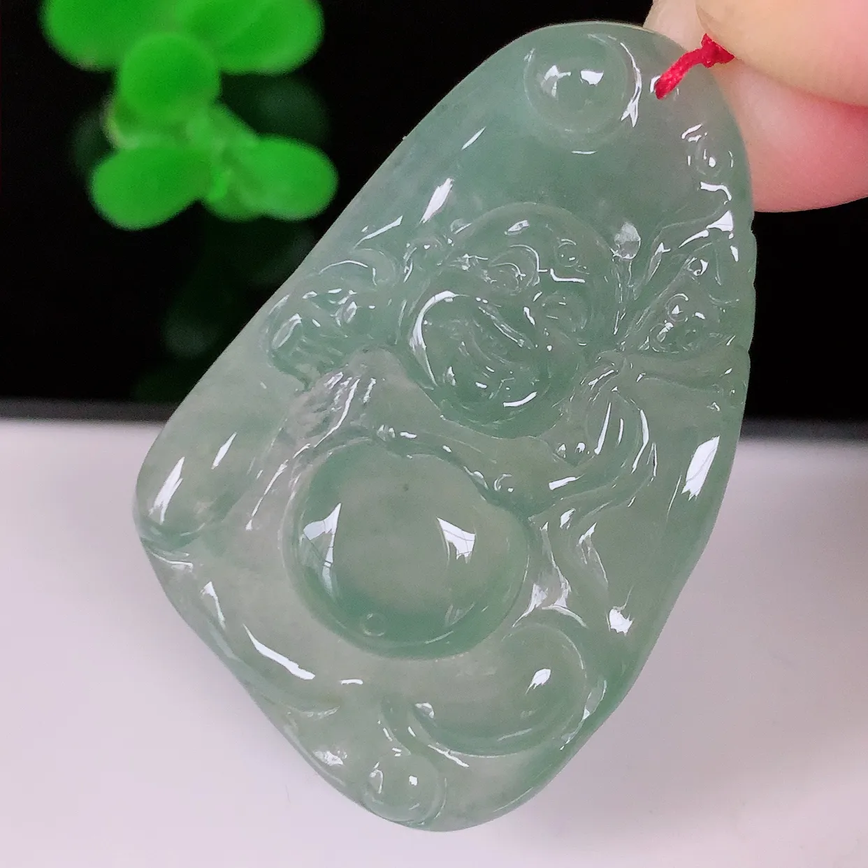 自然光实拍，冰种逍遥布袋佛翡翠吊坠 代代有钱 水足丰盈， 盈满欢喜 配戴送礼佳品！#065.3尺寸39.8*25.5*5mm