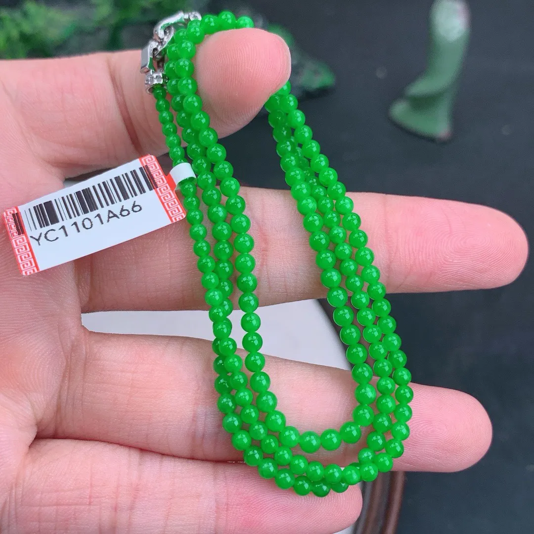 缅甸天然A货翡翠阳绿圆珠项链
尺寸2.7mm   重8.42g