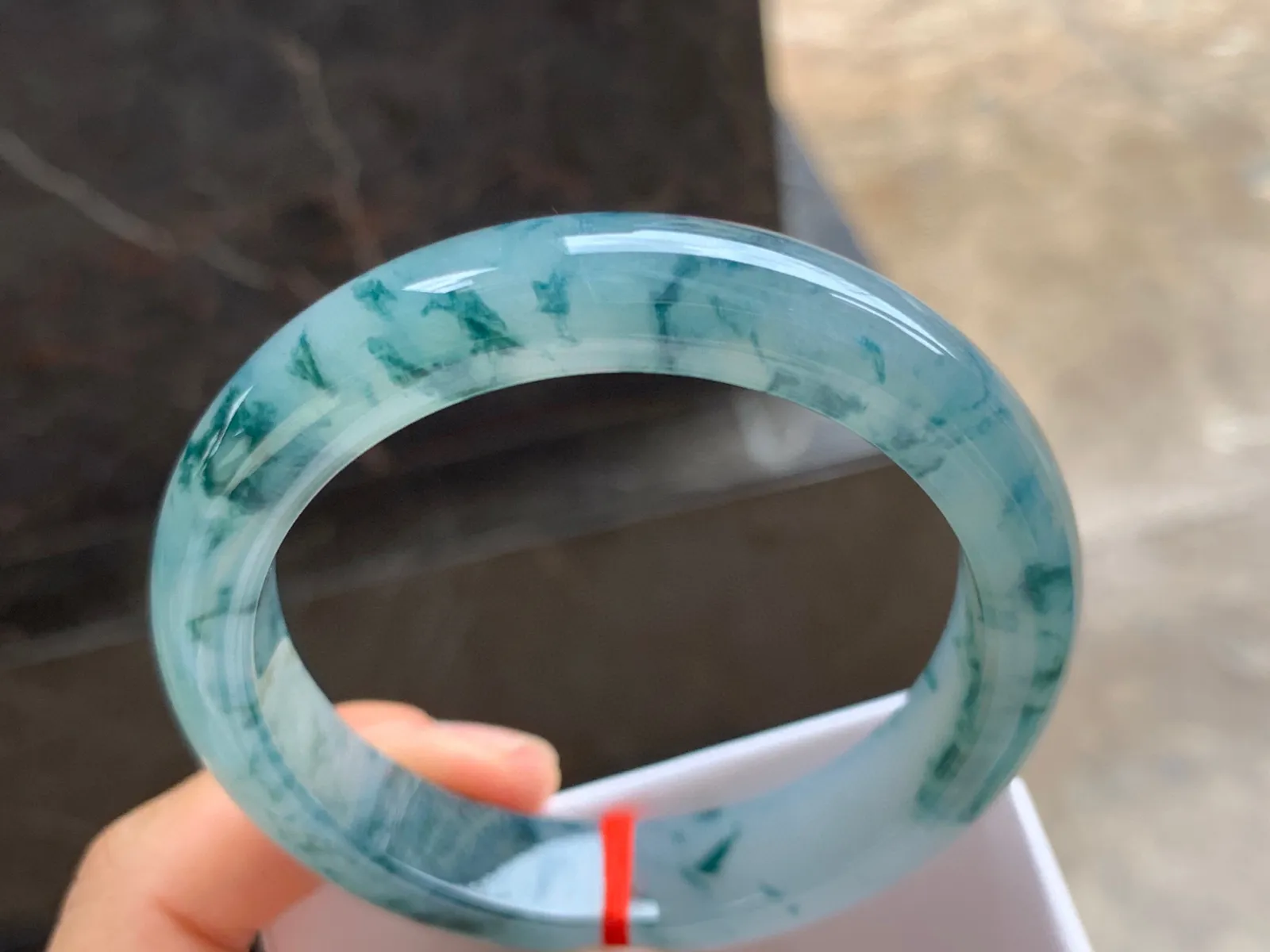 57-13-9mm
冰种飘花手镯 水润冰透 花色灵动飘逸