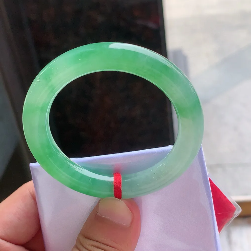 圆条高冰阳绿 微纹 尺寸:50.1/10.4/9.7 种色俱佳