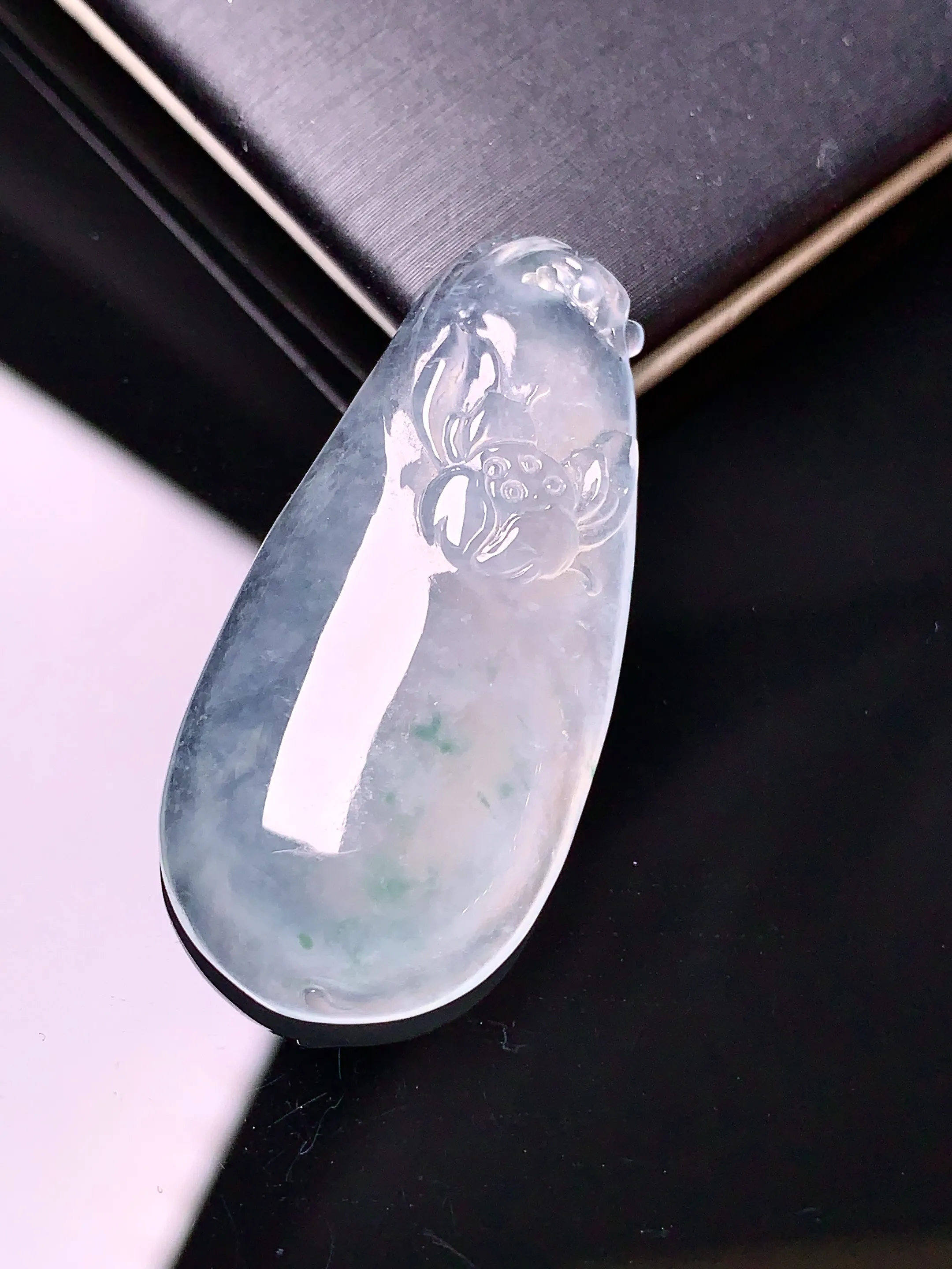 冰种福瓜吊坠 玉质细腻 色泽艳丽 整体尺寸35*17*6