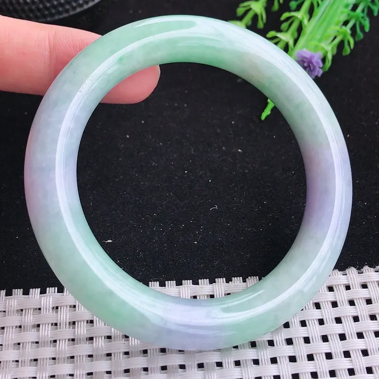 自然光56圈口老坑精美温润春带彩圆条手镯翡翠玉镯尺寸56/10.5/10.7